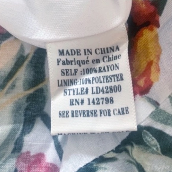 NWT’s Love Riche Floral Print Wrap Dress - Picture 4 of 4